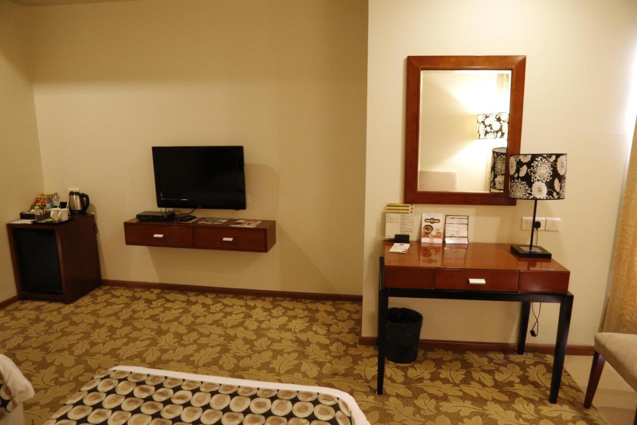 ดิ ออเรส  Hotel ออรังกาบัด ภายนอก รูปภาพ