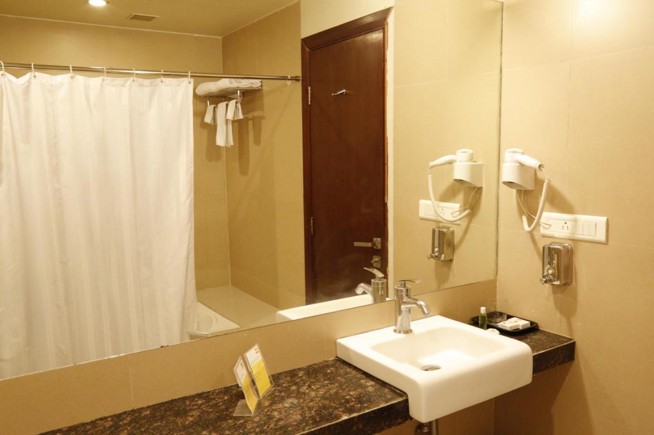 ดิ ออเรส  Hotel ออรังกาบัด ภายนอก รูปภาพ