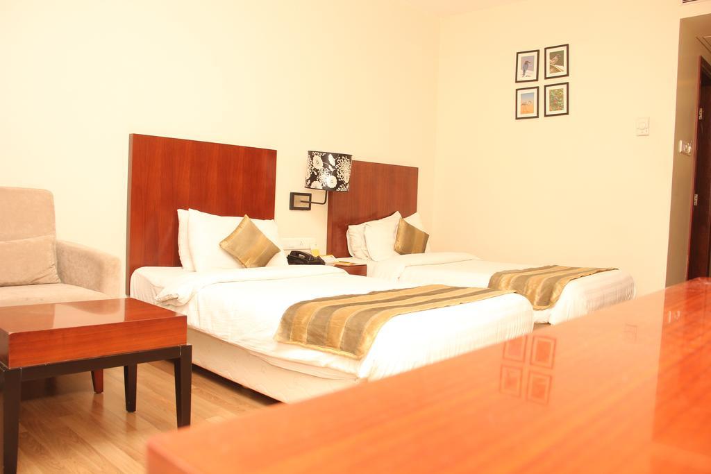 ดิ ออเรส  Hotel ออรังกาบัด ภายนอก รูปภาพ