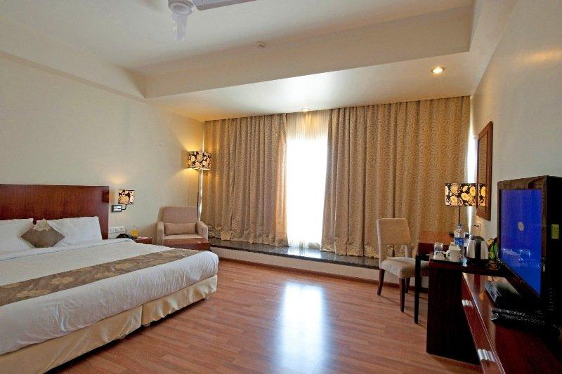 ดิ ออเรส  Hotel ออรังกาบัด ภายนอก รูปภาพ