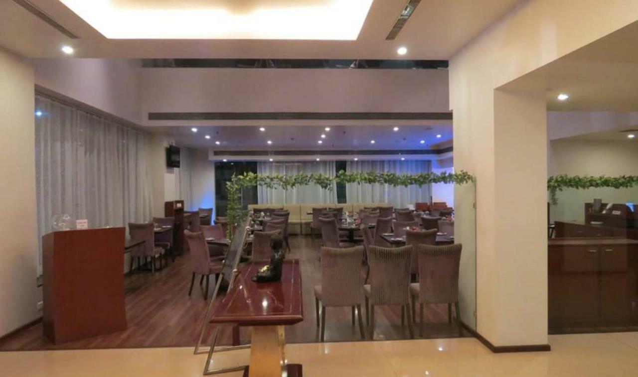 ดิ ออเรส  Hotel ออรังกาบัด ภายนอก รูปภาพ